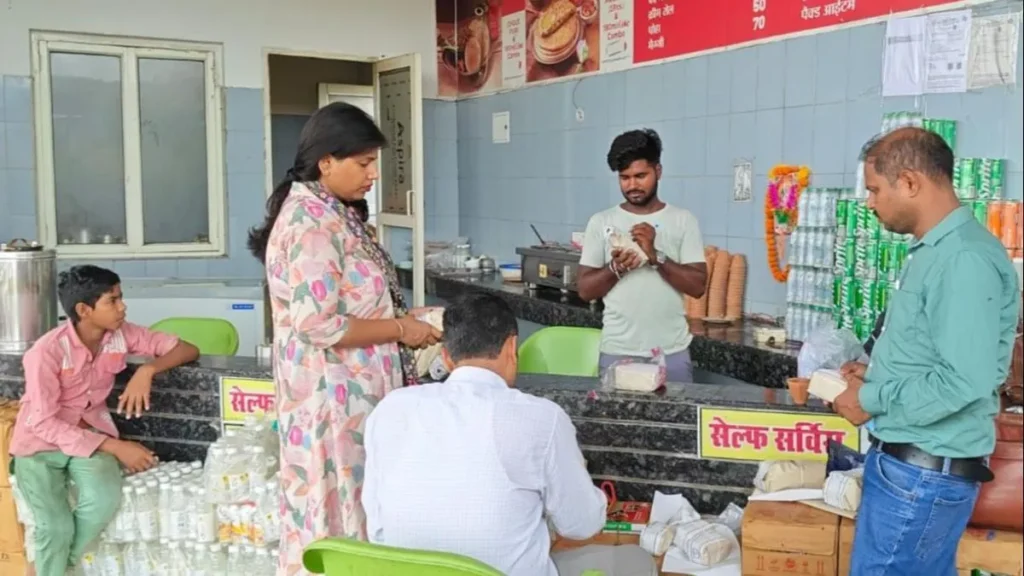 बस्ती-मिलावटी खाद्य पदार्थों के विरूद्ध खाद्य सुरक्षा अधिकारियों के दल ने चलाया अभियान