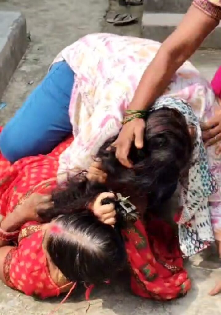 उन्नाव: शिक्षिका ने विद्यालय में मचाया बवाल, बीईओ ने की जांच, निलंबन की सिफारिश