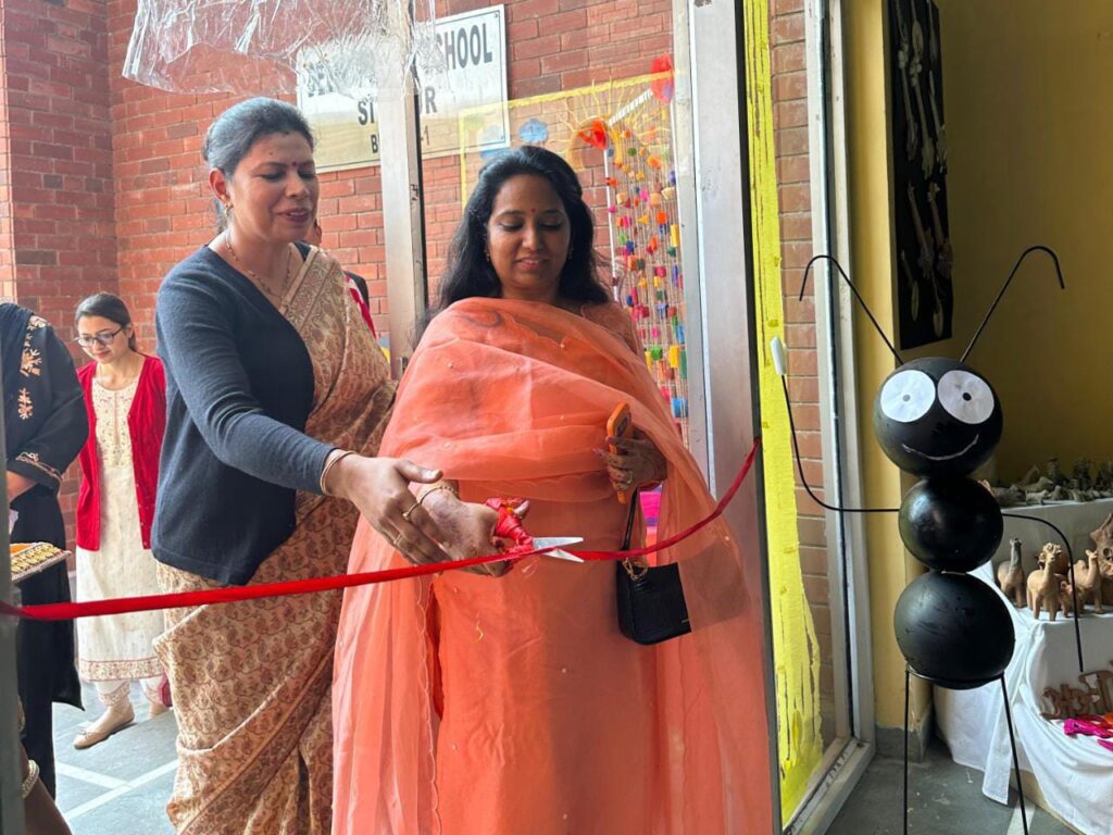 डीपीएस सीतापुर में “क्राफ्टी क्रिएशन एवं फ्लॉवर सिम्फनी 2.0” का भव्य आयोजन: विद्यार्थियों ने दिखाई अपनी कल्पनाशीलता